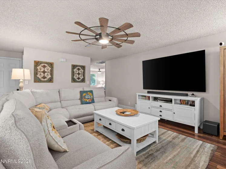 3037 Chollar, Sparks, Nevada 89434, 3 Bedrooms Bedrooms, ,2 BathroomsBathrooms,Residential,Residential,Chollar,0,260013072