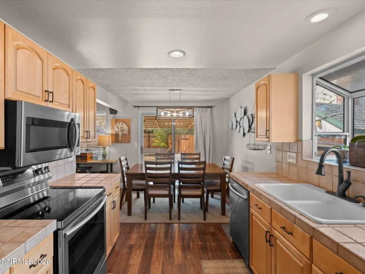 3037 Chollar, Sparks, Nevada 89434, 3 Bedrooms Bedrooms, ,2 BathroomsBathrooms,Residential,Residential,Chollar,0,260013072