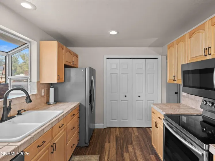 3037 Chollar, Sparks, Nevada 89434, 3 Bedrooms Bedrooms, ,2 BathroomsBathrooms,Residential,Residential,Chollar,0,260013072