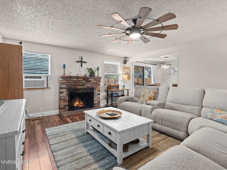 3037 Chollar, Sparks, Nevada 89434, 3 Bedrooms Bedrooms, ,2 BathroomsBathrooms,Residential,Residential,Chollar,0,260013072