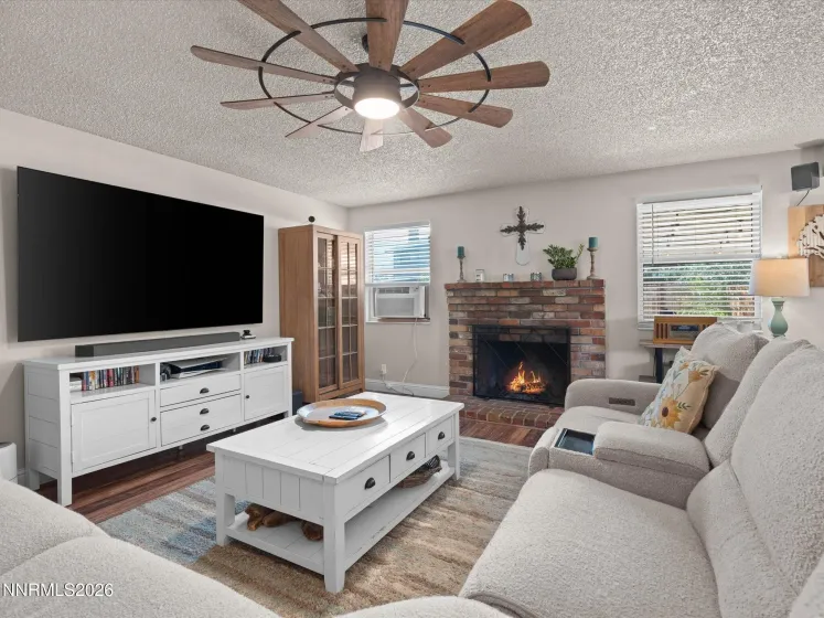 3037 Chollar, Sparks, Nevada 89434, 3 Bedrooms Bedrooms, ,2 BathroomsBathrooms,Residential,Residential,Chollar,0,260013072