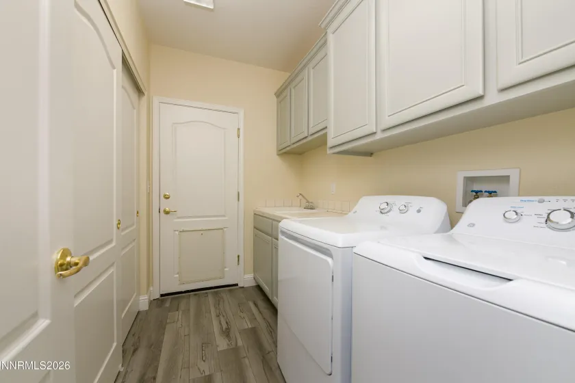 2963 Hot Springs, Minden, Nevada 89423, 3 Bedrooms Bedrooms, ,2 BathroomsBathrooms,Residential,Residential,Hot Springs,0,260013078