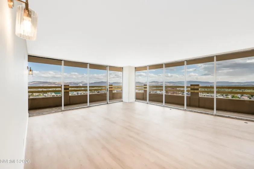 100 Arlington, Reno, Nevada 89501, 2 Bedrooms Bedrooms, ,2 BathroomsBathrooms,Residential,Residential,Arlington,0,260013086