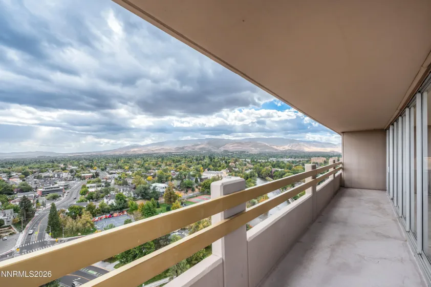 100 Arlington, Reno, Nevada 89501, 2 Bedrooms Bedrooms, ,2 BathroomsBathrooms,Residential,Residential,Arlington,0,260013086