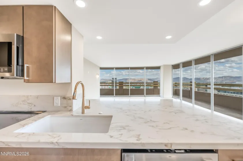 100 Arlington, Reno, Nevada 89501, 2 Bedrooms Bedrooms, ,2 BathroomsBathrooms,Residential,Residential,Arlington,0,260013086