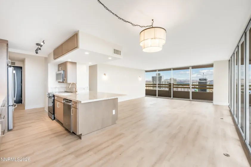 100 Arlington, Reno, Nevada 89501, 2 Bedrooms Bedrooms, ,2 BathroomsBathrooms,Residential,Residential,Arlington,0,260013086