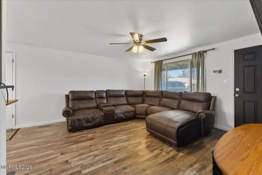 410 Curry, Fernley, Nevada 89408, 3 Bedrooms Bedrooms, ,1 BathroomBathrooms,Residential,Residential,Curry,0,260013092