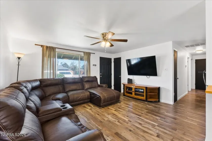 410 Curry, Fernley, Nevada 89408, 3 Bedrooms Bedrooms, ,1 BathroomBathrooms,Residential,Residential,Curry,0,260013092