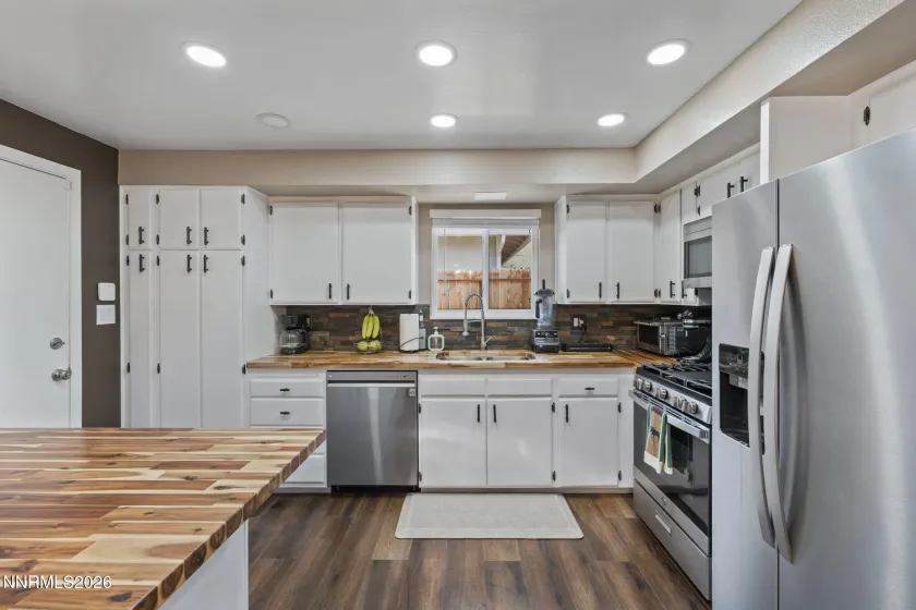 804 Ivy, Carson City, Nevada 89703, 3 Bedrooms Bedrooms, ,2 BathroomsBathrooms,Residential,Residential,Ivy,0,260013097