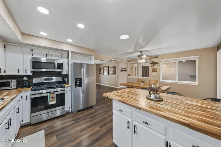 804 Ivy, Carson City, Nevada 89703, 3 Bedrooms Bedrooms, ,2 BathroomsBathrooms,Residential,Residential,Ivy,0,260013097