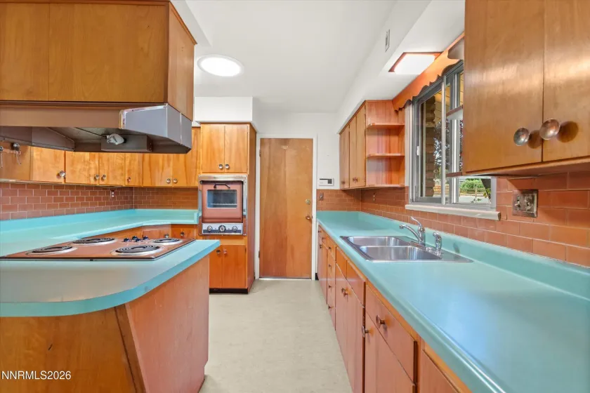 700 Hunter, Reno, Nevada 89519, 3 Bedrooms Bedrooms, ,2 BathroomsBathrooms,Residential,Residential,Hunter,0,260013102