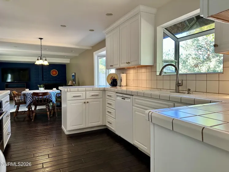2885 Glenwood, Reno, Nevada 89509, 4 Bedrooms Bedrooms, ,3 BathroomsBathrooms,Residential,Residential,Glenwood,0,260013107