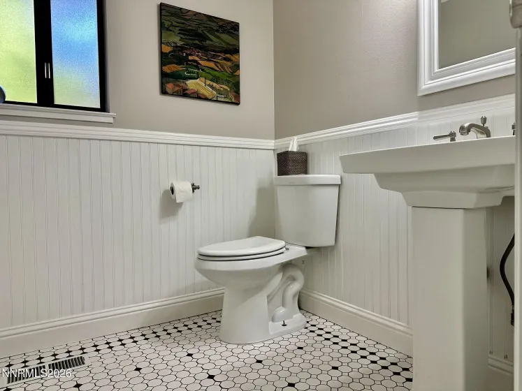 2885 Glenwood, Reno, Nevada 89509, 4 Bedrooms Bedrooms, ,3 BathroomsBathrooms,Residential,Residential,Glenwood,0,260013107