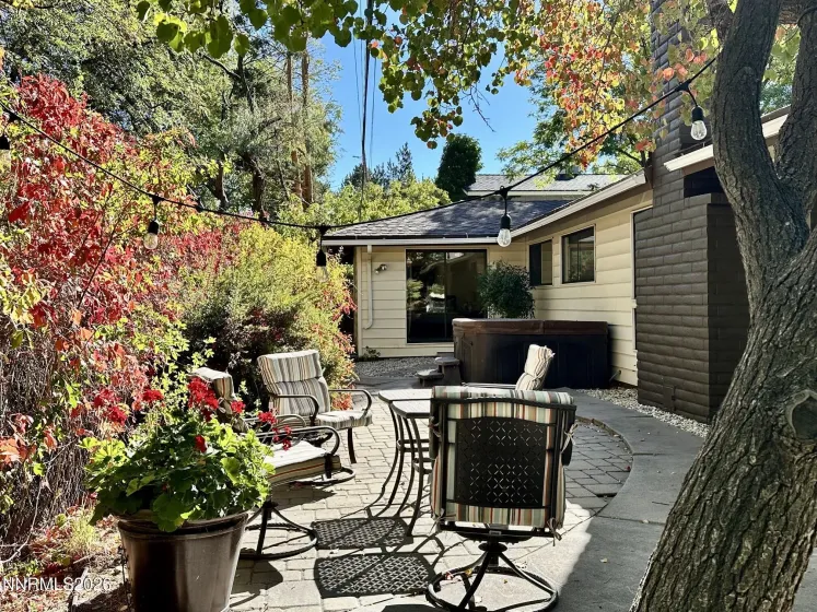 2885 Glenwood, Reno, Nevada 89509, 4 Bedrooms Bedrooms, ,3 BathroomsBathrooms,Residential,Residential,Glenwood,0,260013107