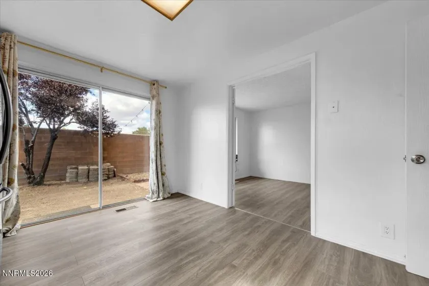 1651 Topeka, Sparks, Nevada 89434, 3 Bedrooms Bedrooms, ,2 BathroomsBathrooms,Residential,Residential,Topeka,0,260013109