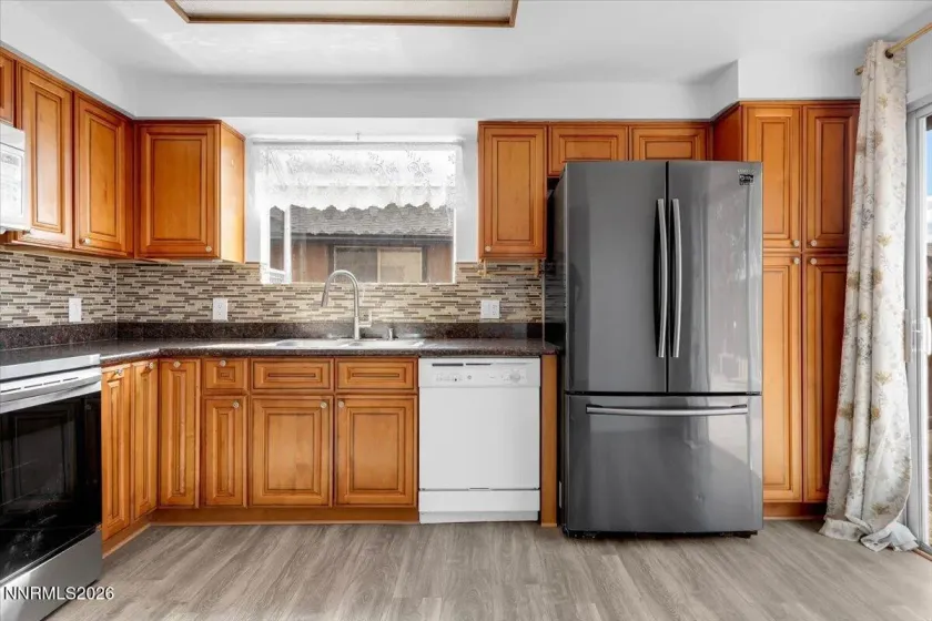 1651 Topeka, Sparks, Nevada 89434, 3 Bedrooms Bedrooms, ,2 BathroomsBathrooms,Residential,Residential,Topeka,0,260013109