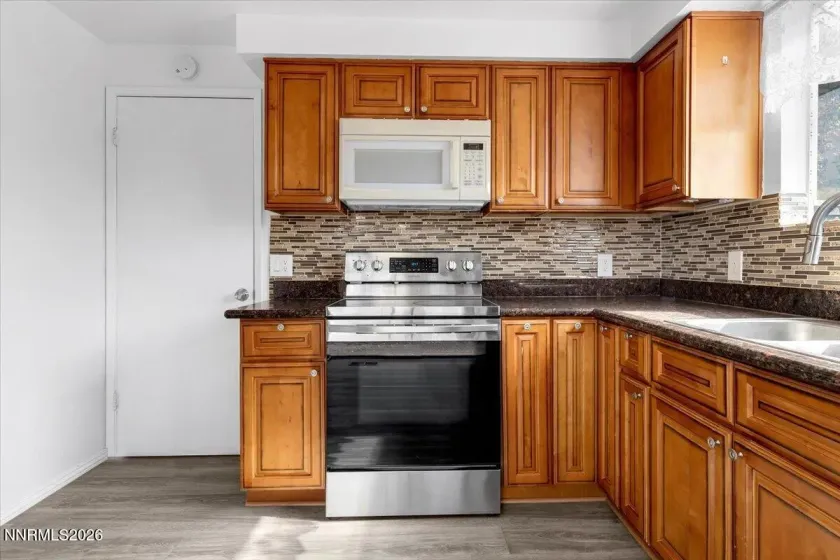 1651 Topeka, Sparks, Nevada 89434, 3 Bedrooms Bedrooms, ,2 BathroomsBathrooms,Residential,Residential,Topeka,0,260013109