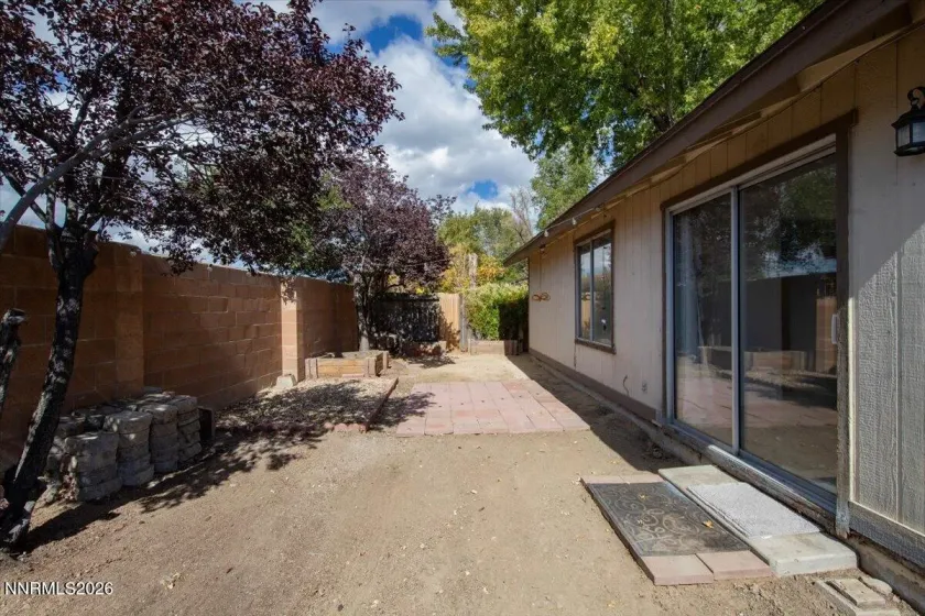 1651 Topeka, Sparks, Nevada 89434, 3 Bedrooms Bedrooms, ,2 BathroomsBathrooms,Residential,Residential,Topeka,0,260013109