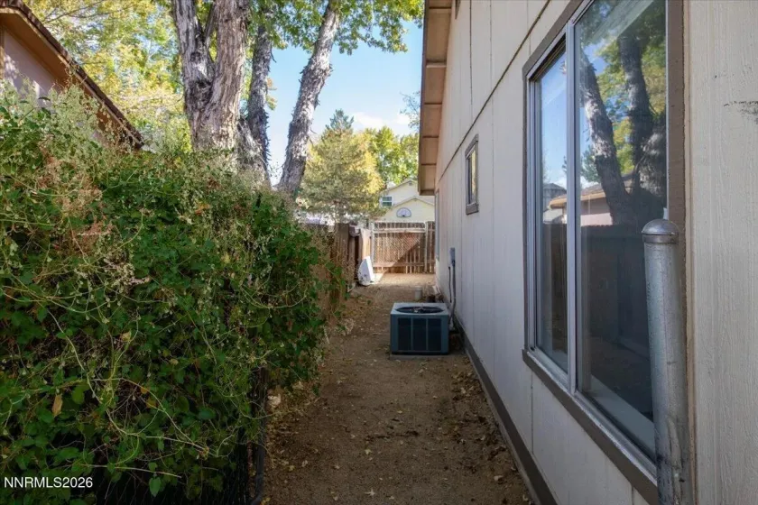 1651 Topeka, Sparks, Nevada 89434, 3 Bedrooms Bedrooms, ,2 BathroomsBathrooms,Residential,Residential,Topeka,0,260013109