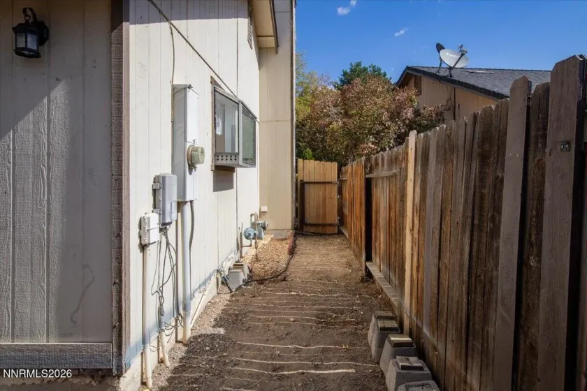 1651 Topeka, Sparks, Nevada 89434, 3 Bedrooms Bedrooms, ,2 BathroomsBathrooms,Residential,Residential,Topeka,0,260013109