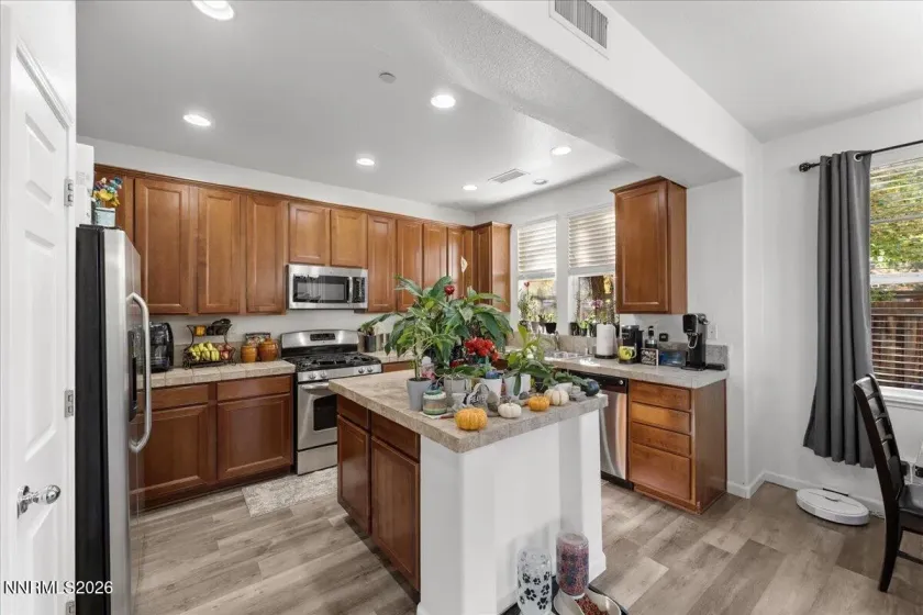 7043 Sacred, Sparks, Nevada 89436, 3 Bedrooms Bedrooms, ,3 BathroomsBathrooms,Residential,Residential,Sacred,0,260013110