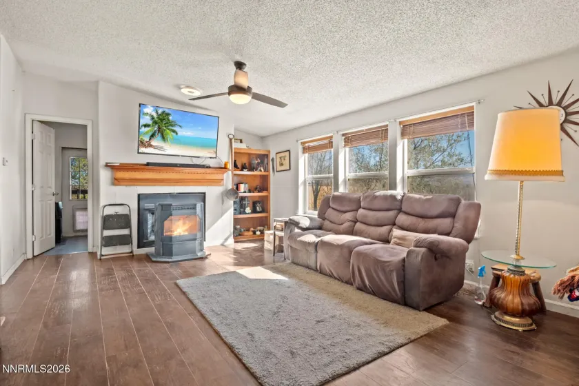 2155 9th, Silver Springs, Nevada 89429, 3 Bedrooms Bedrooms, ,2 BathroomsBathrooms,Residential,Residential,9th,0,260013116