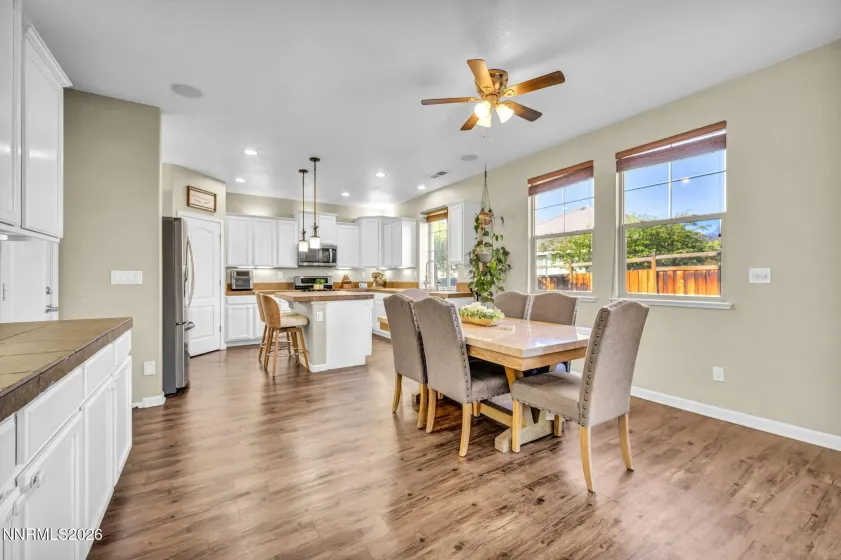 7239 Foxwood, Sparks, Nevada 89436, 3 Bedrooms Bedrooms, ,3 BathroomsBathrooms,Residential,Residential,Foxwood,0,260013117