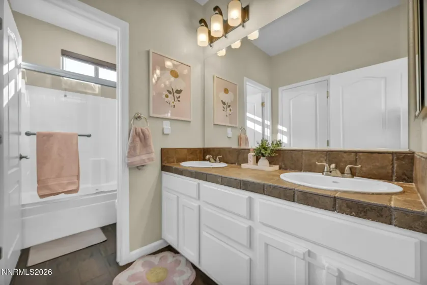 7239 Foxwood, Sparks, Nevada 89436, 3 Bedrooms Bedrooms, ,3 BathroomsBathrooms,Residential,Residential,Foxwood,0,260013117