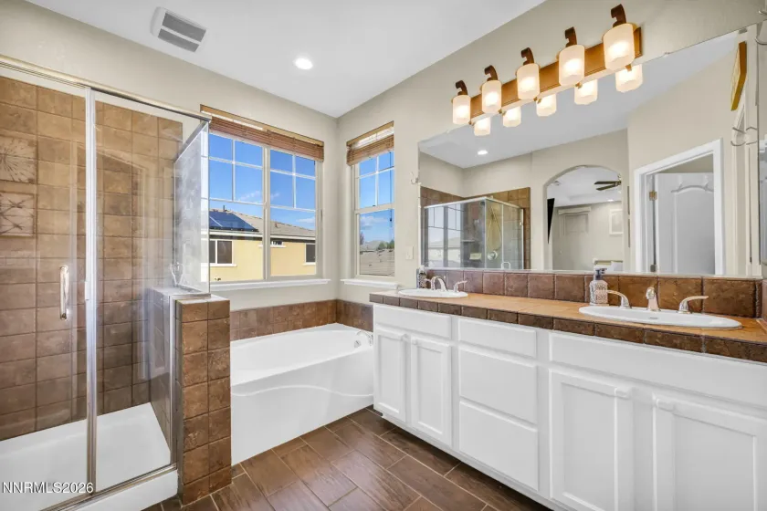 7239 Foxwood, Sparks, Nevada 89436, 3 Bedrooms Bedrooms, ,3 BathroomsBathrooms,Residential,Residential,Foxwood,0,260013117