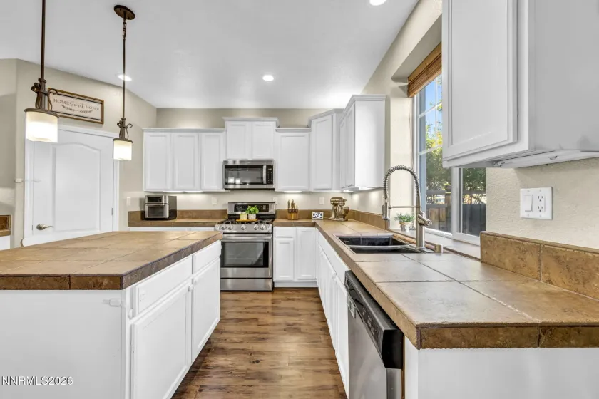 7239 Foxwood, Sparks, Nevada 89436, 3 Bedrooms Bedrooms, ,3 BathroomsBathrooms,Residential,Residential,Foxwood,0,260013117