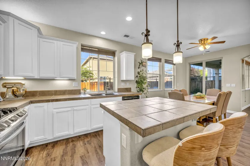 7239 Foxwood, Sparks, Nevada 89436, 3 Bedrooms Bedrooms, ,3 BathroomsBathrooms,Residential,Residential,Foxwood,0,260013117