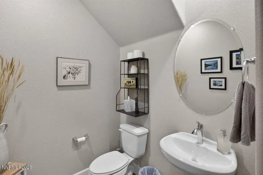 1915 Sea Horse, Reno, Nevada 89521, 3 Bedrooms Bedrooms, ,3 BathroomsBathrooms,Residential,Residential,Sea Horse,0,260013135
