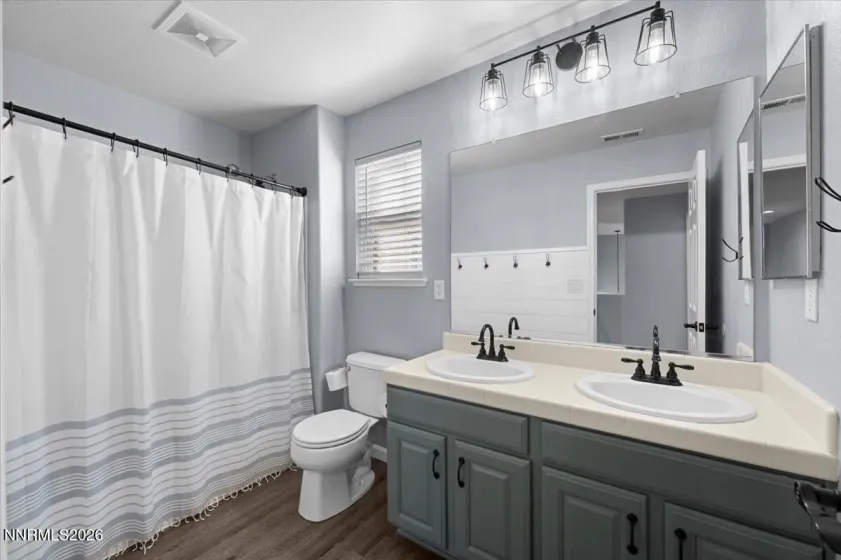 6720 Altesino, Sparks, Nevada 89436, 4 Bedrooms Bedrooms, ,3 BathroomsBathrooms,Residential,Residential,Altesino,0,260013139