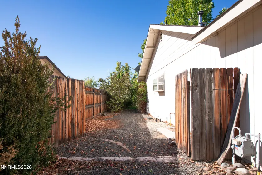 729 Hornet, Gardnerville, Nevada 89460, 3 Bedrooms Bedrooms, ,2 BathroomsBathrooms,Residential,Residential,Hornet,0,260013143