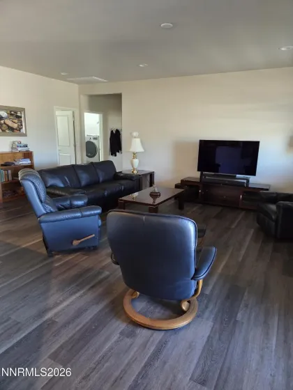 421 Dog Leg, Fernley, Nevada 89408, 3 Bedrooms Bedrooms, ,2 BathroomsBathrooms,Residential,Residential,Dog Leg,0,260013144