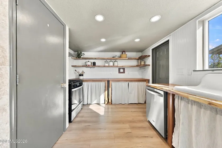 3156 Hobo Hot Springs, Minden, Nevada 89423, 4 Bedrooms Bedrooms, ,4 BathroomsBathrooms,Residential,Residential,Hobo Hot Springs,0,260013149
