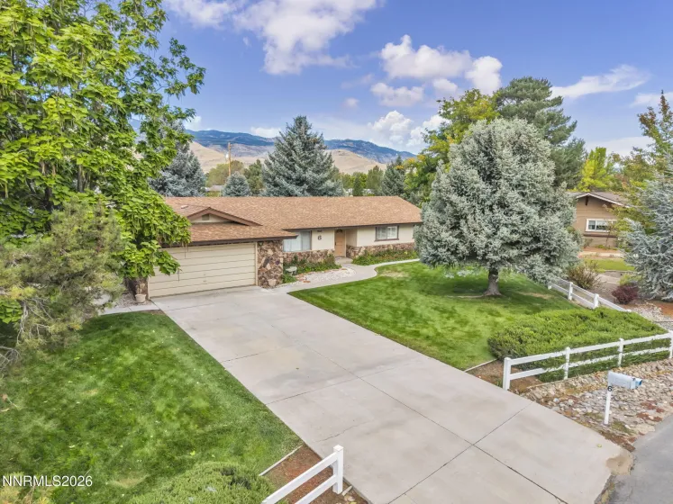 6 Sentinel, Carson City, Nevada 89701, 3 Bedrooms Bedrooms, ,2 BathroomsBathrooms,Residential,Residential,Sentinel,0,260013161