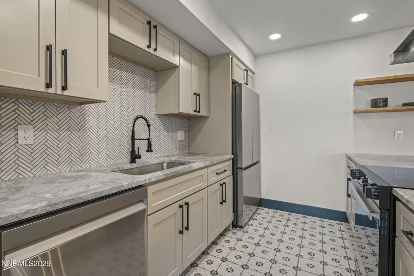 2855 Idlewild, Reno, Nevada 89509, 2 Bedrooms Bedrooms, ,2 BathroomsBathrooms,Residential,Residential,Idlewild,0,260013197