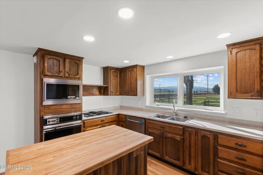 580 Highway 88, Gardnerville, Nevada 89460, 4 Bedrooms Bedrooms, ,3 BathroomsBathrooms,Residential,Residential,Highway 88,0,260013201