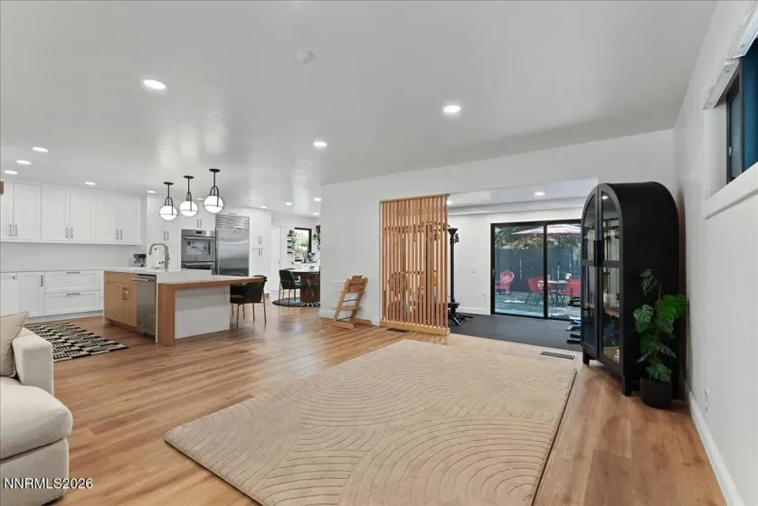940 Manor, Reno, Nevada 89509, 5 Bedrooms Bedrooms, ,4 BathroomsBathrooms,Residential,Residential,Manor,0,260013203