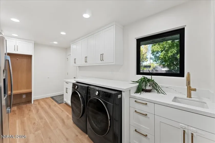 940 Manor, Reno, Nevada 89509, 5 Bedrooms Bedrooms, ,4 BathroomsBathrooms,Residential,Residential,Manor,0,260013203