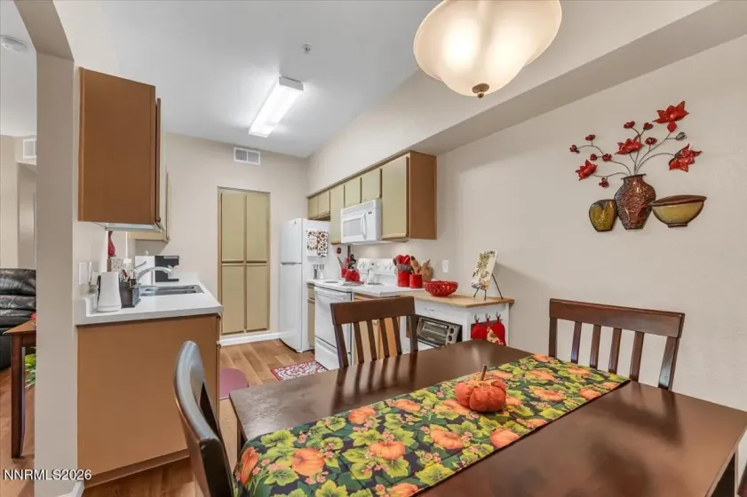 6850 Sharlands, Reno, Nevada 89523, 2 Bedrooms Bedrooms, ,2 BathroomsBathrooms,Residential,Residential,Sharlands,0,260013206
