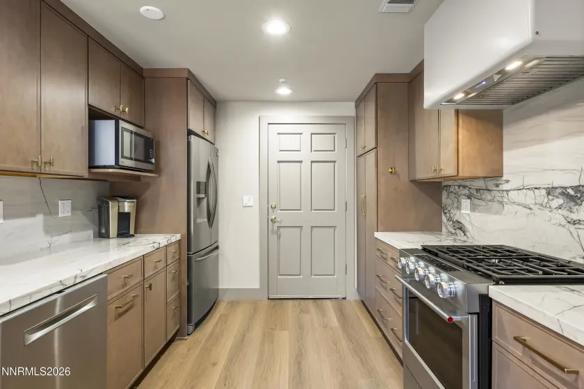 400 Fairview, Incline Village, Nevada 89451, 2 Bedrooms Bedrooms, ,3 BathroomsBathrooms,Residential,Residential,Fairview,0,260013221