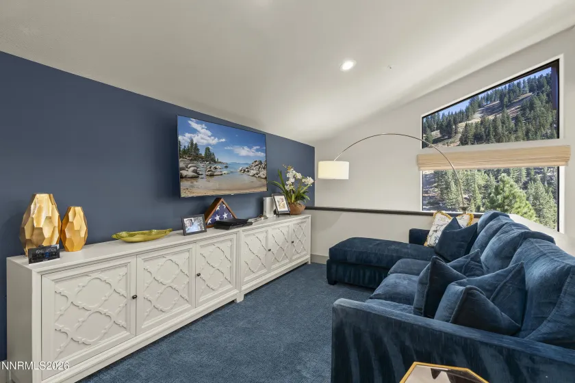 400 Fairview, Incline Village, Nevada 89451, 2 Bedrooms Bedrooms, ,3 BathroomsBathrooms,Residential,Residential,Fairview,0,260013221