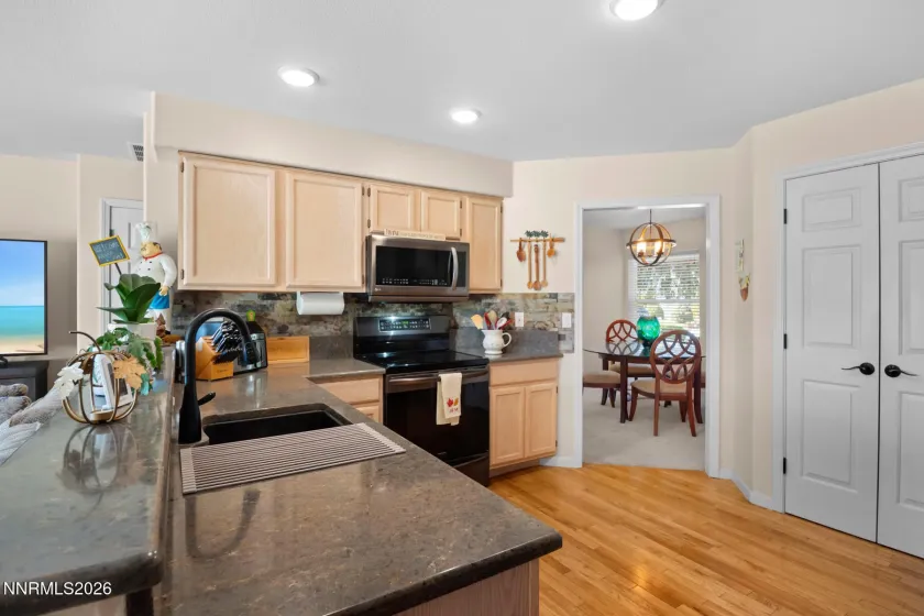 207 La Costa, Dayton, Nevada 89403, 3 Bedrooms Bedrooms, ,2 BathroomsBathrooms,Residential,Residential,La Costa,0,260013230