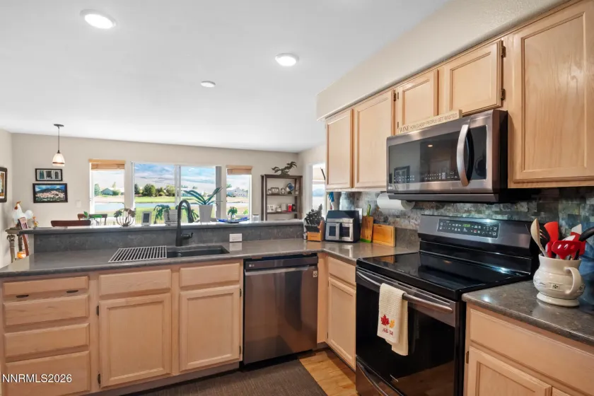 207 La Costa, Dayton, Nevada 89403, 3 Bedrooms Bedrooms, ,2 BathroomsBathrooms,Residential,Residential,La Costa,0,260013230