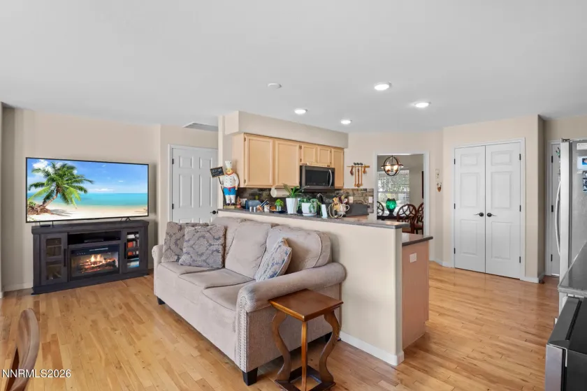 207 La Costa, Dayton, Nevada 89403, 3 Bedrooms Bedrooms, ,2 BathroomsBathrooms,Residential,Residential,La Costa,0,260013230