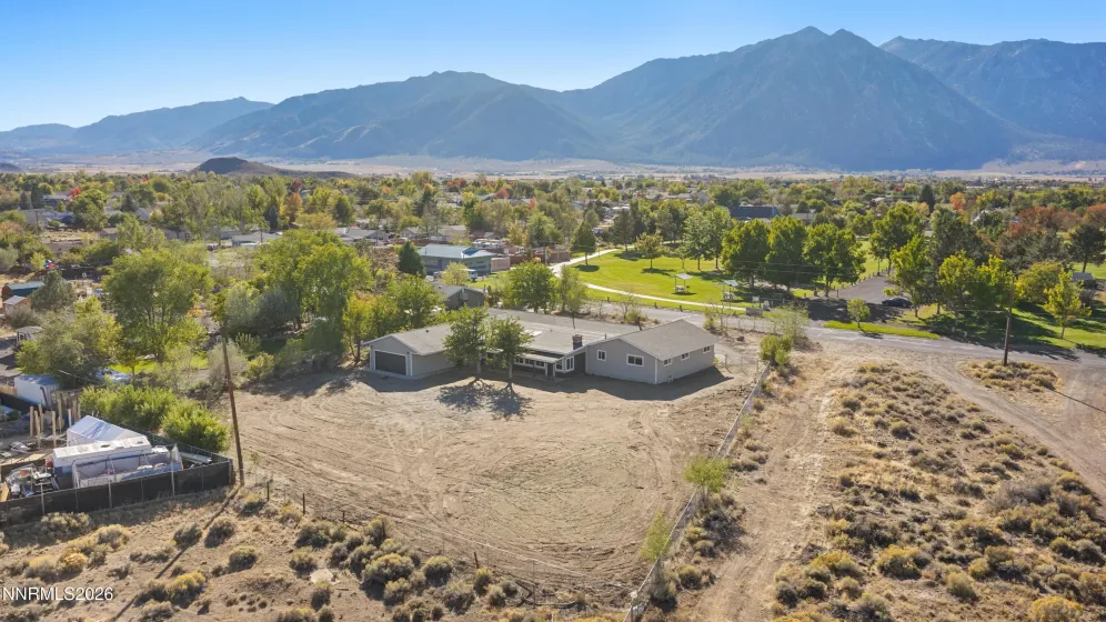 829 Lyell, Gardnerville, Nevada 89460, 4 Bedrooms Bedrooms, ,3 BathroomsBathrooms,Residential,Residential,Lyell,0,260013254