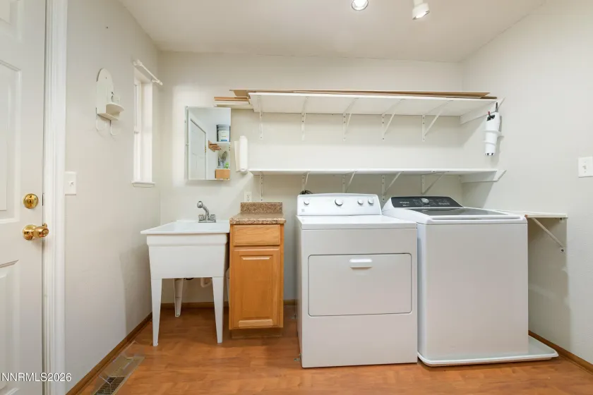 890 Sunset, Fallon, Nevada 89406, 2 Bedrooms Bedrooms, ,2 BathroomsBathrooms,Residential,Residential,Sunset,0,260013280
