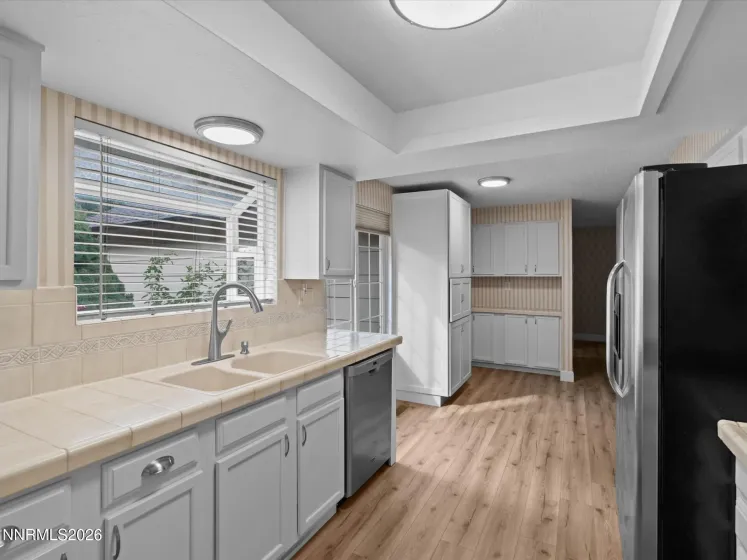 12590 Creek Crest, Reno, Nevada 89511, 3 Bedrooms Bedrooms, ,2 BathroomsBathrooms,Residential,Residential,Creek Crest,0,260013294